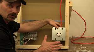 Likewise, what type of wire is used for ovens? Range Receptacle Wiring Youtube