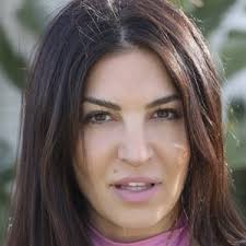 Veronica Ridge's Instagram, Twitter & Facebook