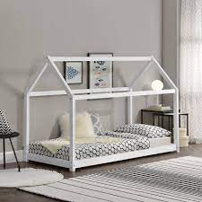 Neben einem gemütlichen schlafplatz wird das bett im kinderzimmer häufig auch als spielstätte, dem ganz persönlichen rückzugsort oder. En Casa Kinderbett Kinderbett 90x200cm Haus Holz Weiss Bettenhaus Hausbett Kinder Bett Online Kaufen Otto
