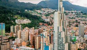 La alcaldesa claudia lópez, tras una reunión con el gobierno nacional, anunció que la ciudad vuelve a entrar en alerta roja hospitalaria por el aumento en la. Bogota Tendra Medidas De Precaucion Para La Semana Santa 2021