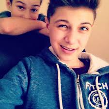 Stream Millena Mello