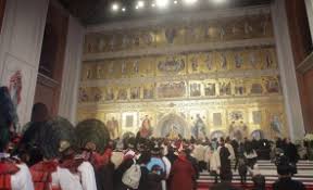 Circa 400 de metri pătrați sunt acoperiți de 45 de icoane împărțite în patru registre, fiecare scenă fiind delimitată prin brâie decorative. Icoanele Maicii Domnului De Pe Catapeteasma Catedralei NaÅ£ionale Au Fost Reproduse In Emisiunea De MÄƒrci Postale CrÄƒciun 2020 Stiri Pe Surse Cele Mai Noi Stiri
