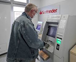 Wir durchsuchen das internet und finden das passendste angebot für dich Santander Bank In Krefeld Nur Mit Viel Muhe Ans Eigene Geld