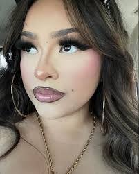 Lucy Negrete's Instagram, Twitter & Facebook