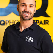 Larry Wickham's Instagram, Twitter & Facebook