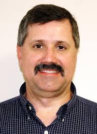 Hollowell receives state award