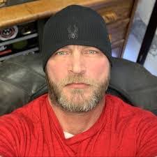 Kevin Standifer's Instagram, Twitter & Facebook