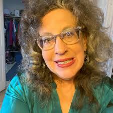 FATAL BEE ATTACK -- A Comanche couple recalls a fatal bee attack that  killed 3 of their beloved horses last week. "I put my sunglasses on, tied a  sweatshirt around my face