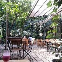 Limonlu Bahce Cafe In Tomtom