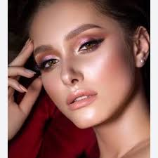 자연스러운 느낌의 마무리로 볼을 붉히는 여섯 가지 멋진 쉐이드 🌸🌺🌹🌷 지금 SHEGLAM.com Floral Flush  Blush Palette를 Snag해보세요 🛍🛒