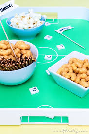 A foosball table can be the centerpiece of your game room. Diy Fussballfeld Tablett Fandeko Fur Die Fussball Wm Selber Machen Filizity Com Diy Blog Aus Dem Rheinland