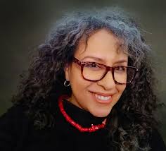 Laura Freeman's Instagram, Twitter & Facebook