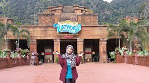 Tak pernah terlintas pun nak bercuti kat sini, mungkin marketing kurang berkesan kowt… tahun lepas aku ikut rombongan sekolah miss permaisuri ke sini. Tarikan Terbaru Dan Menarik Di Lost World Of Tambun Lovely Bee