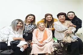 أبو هشيمة يضع الحرف الأول من اسم زوجته على واجهة قصره. Ø¹Ø§Ø¦Ù„Ø© Ø³Ù…ÙŠØ± ØºØ§Ù†Ù… ÙˆØ±Ø¬Ø§Ø¡ Ø§Ù„Ø¬Ø¯Ø§ÙˆÙŠ ÙÙŠ Ø²ÙŠØ§Ø±Ø© Ù„Ù†Ø§Ø¯ÙŠØ© Ù„Ø·ÙÙŠ Ø¨Ø§Ù„Ù…Ø³ØªØ´ÙÙ‰ Ø¨ÙˆØ§Ø¨Ø© Ø£Ø®Ø¨Ø§Ø± Ø§Ù„ÙŠÙˆÙ… Ø§Ù„Ø¥Ù„ÙƒØªØ±ÙˆÙ†ÙŠØ©