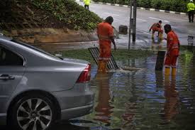 Flooding in singapore is actually quite common, and on 17 april 2021, the nation's worst climate change nightmares came true. Flash Floods Around S Pore Caused By Clash Of Winds Singapore News Top Stories The Straits Times