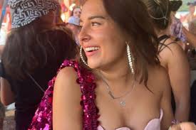 Donna (25) liep een dwarslaesie op tijdens een vakantie: 'Meteen voelde ik  dat het mis was'