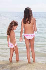 Votre enfant veut être tout aussi stylé à la plage que les petits brésiliens ? Mode Kids Des Maillots Bon Chic Bon Genre Maman Vogue