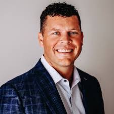 Glenn Hayward's Instagram, Twitter & Facebook