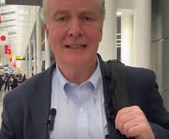 Senator Van Hollen has just landed in El Salvador to meet with illegally  deported Maryland man to try and secure his release 🤞