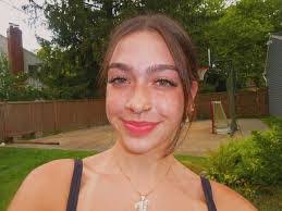 Cassandra Ruark's Instagram, Twitter & Facebook