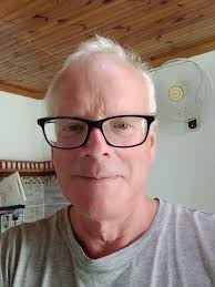 I'm wanting to purchase but I've never actually stayed in a catamaran for  an extended time. Doors anyone here know of any websites where I could find  one for rent for 30