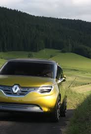 Life Is All About Profesionnal Activity With The Renault Frendzy Light Commercial Vehicle And The Associated Mom Commercial Vehicle Car Photos Concept Cars