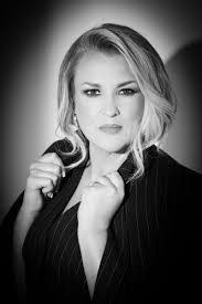 Tracie Jacobs's Instagram, Twitter & Facebook