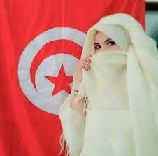 تونس، رسميًا الجمهورية التونسية، هي دولة عربية تقع في شمال أفريقيا يحدها من الشمال والشرق البحر الأبيض المتوسط ومن الجنوب الشرقي ليبيا (459 كم) ومن الغرب الجزائر (965 كم). Ø§Ù†Ø§ ØªÙˆÙ†Ø³ ØªÙˆÙ†Ø³ Ø§Ù„Ø®Ø¶Ø±Ø§Ø¡ ÙŠØ§ Ù…Ù‡Ø¯ Ø§Ù„Ø³Ù„Ø§Ù… Ù…ÙˆØ·Ù† Ø§Ù„Ø§Ø­Ø±Ø§Ø± ÙŠØ§ Ø§Ø±Ø¶ Facebook