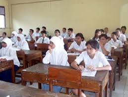 Dalam sistem lancaster murid yang paling mampu dibuat monitor dan mereka ditugaskan murid lainnya. Sistem Pendidikan Formal Di Indonesia Lengkap Dari A Z