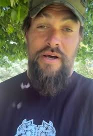 Jason Momoa shaves beard for first time in 6 years.😬