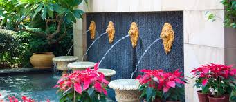 Garden water walls | wall water features. Stunning Water Wall Ideas For Your Patio Garden Zameen Blog