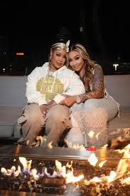 BeauRtiful was lookin so yummy in her lil mint green fit. #peppermintpatty  after work schnack! 😜🍬🍫