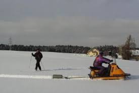 Schlitten und bobs gibt es in zahlreichen ausführungen, farben und mit den unterschiedlichsten details. Wintersport Archives Schneelaufverein Trossingen De