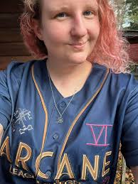 Cute and stylish black clover necklace •new! •comes with a gift box and bag  •18K GOLD PLATED (stamp is shown) •color:🖤 •ADJUSTABLE Happy holidays :)