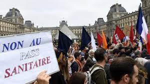 Au lendemain des annonces du chef de l'état, emmanuel macron, plusieurs centaines de manifestants se sont réunies pacifiquement, ce mardi soir, devant les préfectures d'ajaccio et de bastia. 6qiyeyvdsusslm