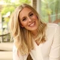 Stephanie Keating's Instagram, Twitter & Facebook