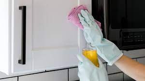 Best wood cabinet cleaners to keep them clean & shiny! Tips For Cleaning Food Grease From Wood Cabinets