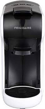 As a distributor of some of these products and manufacturer of bigsis capsules, i got several inquiries for each capsule's performance. Amazon Com Frigidaire Ecmn103 White Multi Capsule Compatible Coffee Maker Nespresso Dolce Gusto And Grounds White Everything Else