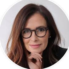 Andrea Blakeley's Instagram, Twitter & Facebook