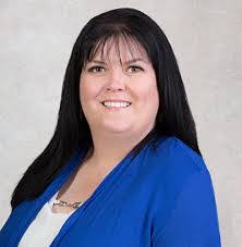 Karla Dean's Instagram, Twitter & Facebook