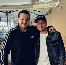 Jun 07, 2021 · 2013 yılında aşk yaşadıkları konuşulan leonardo dicaprio ve dansçı julianne hough'un gizli ilişkisi ünlü dansçının yeğeninin paylaşımıyla ifşa oldu. Sahan Gokbakar Hesabi Cengiz E Birakip Kactik Instagram Da Unluler 26 Mart 2019 Magazin Haberleri Ntv