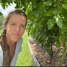 Lauren Reade's Instagram, Twitter & Facebook