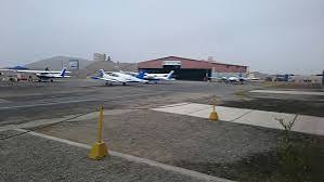 🧐🇵🇪 𝑬𝒍 𝑨𝒆𝒓𝒐́𝒅𝒓𝒐𝒎𝒐 𝑳𝒊𝒃 𝑴𝒂𝒏𝒅𝒊 (𝑰𝑪𝑨𝑶: 𝑺𝑷𝑳𝑿), Lima. Es un aeródromo ubicado en el distrito de 𝑺𝒂𝒏 𝑩𝒂𝒓𝒕𝒐𝒍𝒐. Está localizado en la 𝒄𝒊𝒖𝒅𝒂𝒅 𝒅𝒆 𝑳𝒊𝒎𝒂, dentro de la provincia y departamento homónimos.