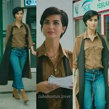 In This Getup Of Suha She Looked Like A Police Officer And I Was Like Please Arrest Me Short Hair Styles Androgynous Hair Short Hair Styles 2017