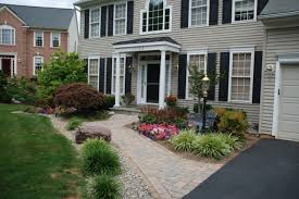 About 50 percent of the foundation bed's space should be evergreens, 25 percent deciduous and flowering shrubs, and 25 percent perennials. How To Design The Perfect Front Foundation Garden Allentuck Landscaping