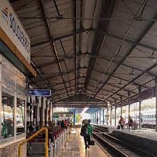 Tiket kereta api ini bisa dipesan di tiketkeretaapi.com. Info Jadwal Kereta Api Dari Stasiun Solo Jebres Terbaru Blog Tiketkai