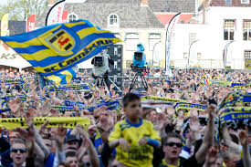 Een geweldige samenwerking en steunbetuiging tussen cambuursupporters. Nepschaal En Muziek Fans Steunen Cambuur Omrop Fryslan