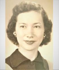 Iris Warren's Instagram, Twitter & Facebook