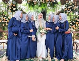 Bahkan dalam pesta pernikahan, bisa jadi kamu dan pasangan lebih menarik perhatian tamu yang datang. Baju Kembar Untuk Sahabat Baju Pesta Dan Kondangan Modern