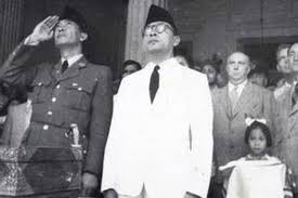 Baik juga saya sebutkan di sini bahwa pada saat meninggalkan jakarta dan membawa surat warisan yang ditandatangi oleh presiden soekarno dan wakil presiden moh.hatta itu. Mengenang Sosok Bung Karno Dan Bung Hatta 2